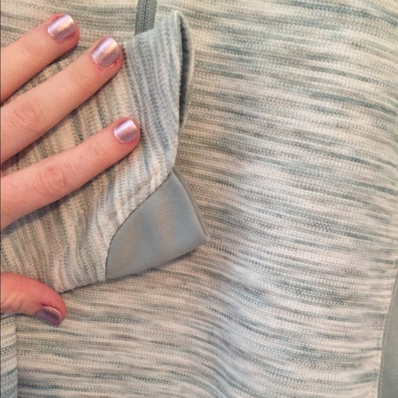 Super comfy Columbia pullover - Picture 3 of 8